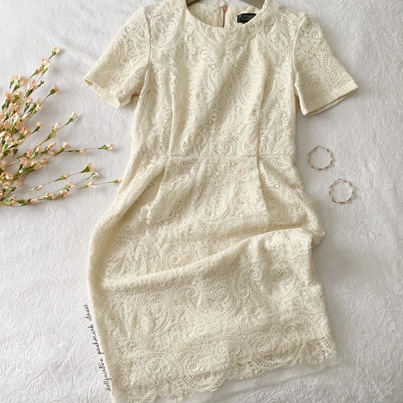 Topshop Dresses & Skirts - Topshop Cream Lace Short sleeve Dress